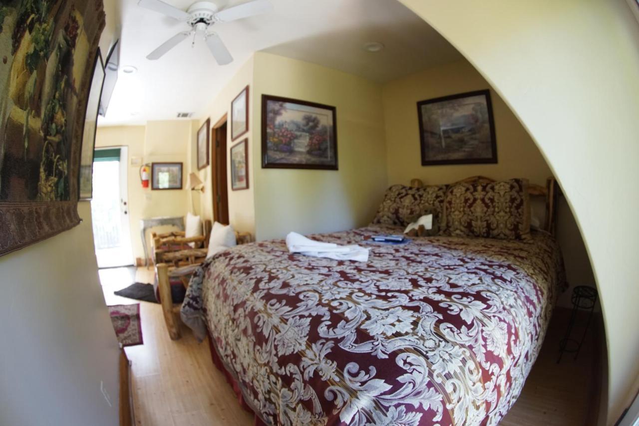 Fleur De Lac Europeran Inn Lake Arrowhead Exterior photo