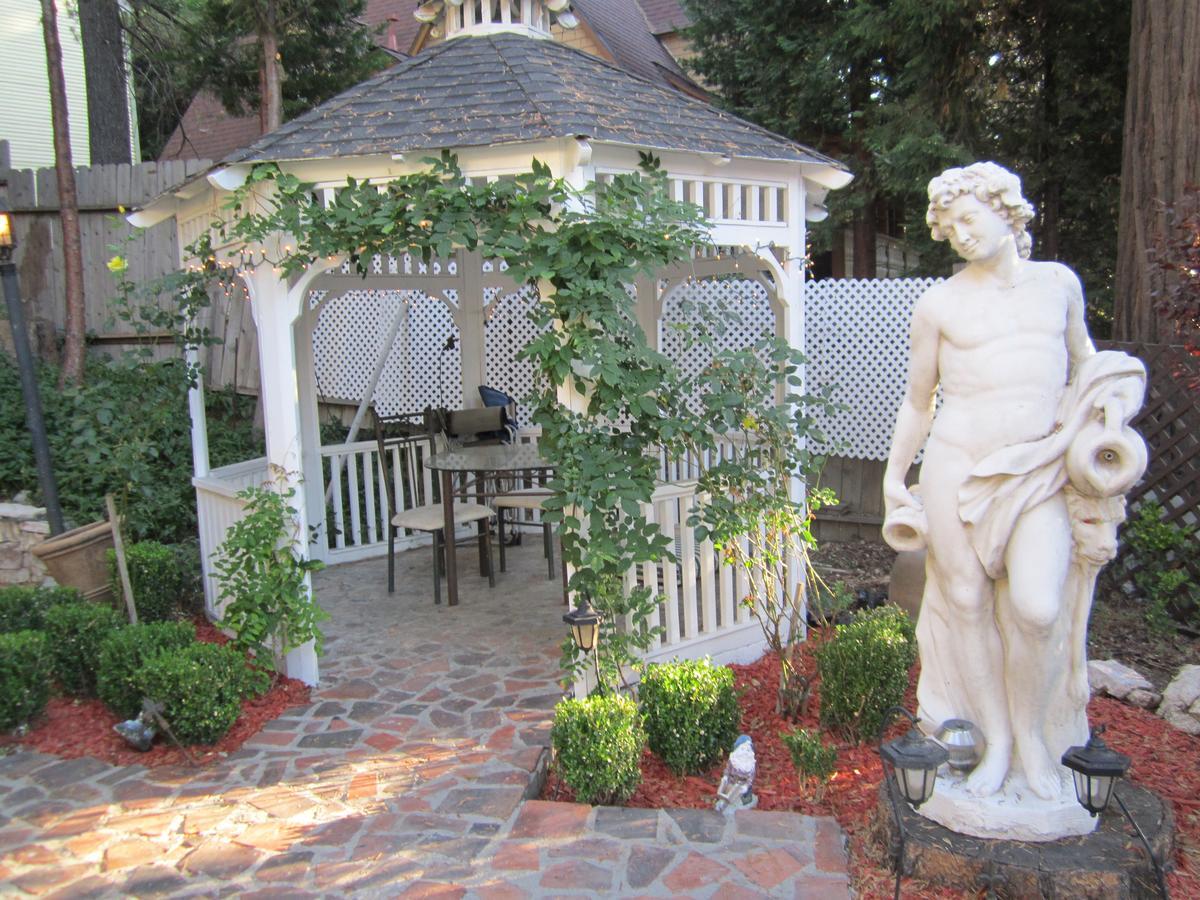 Fleur De Lac Europeran Inn Lake Arrowhead Exterior photo